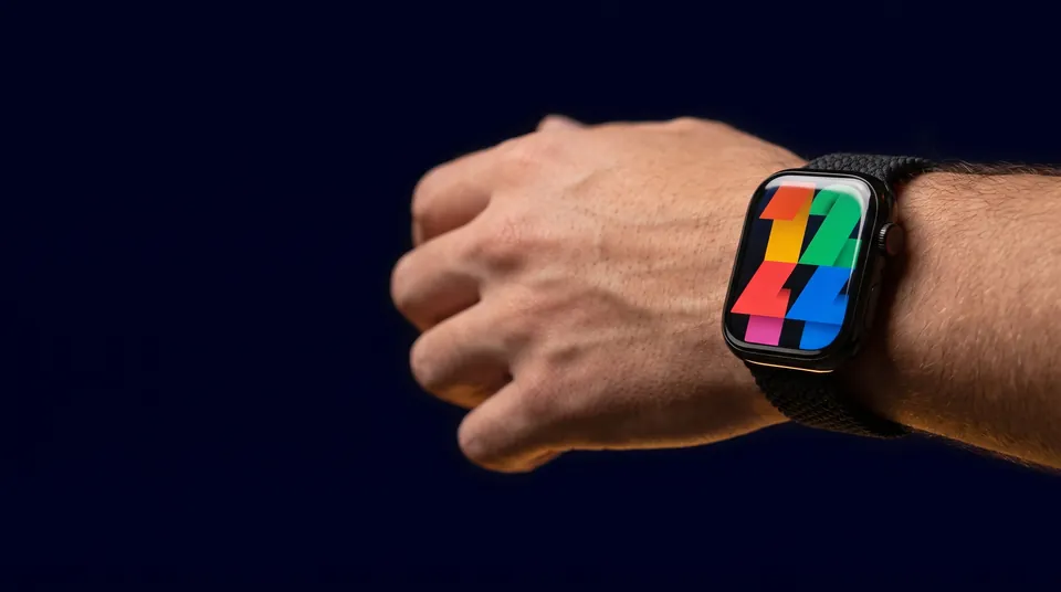 Smartwatch Z81 Pro Max negro en la muñeca